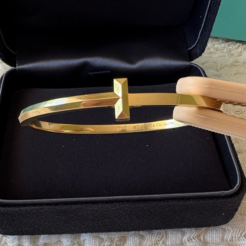 Tiffany & Co. T1 narrow hinged bracelet